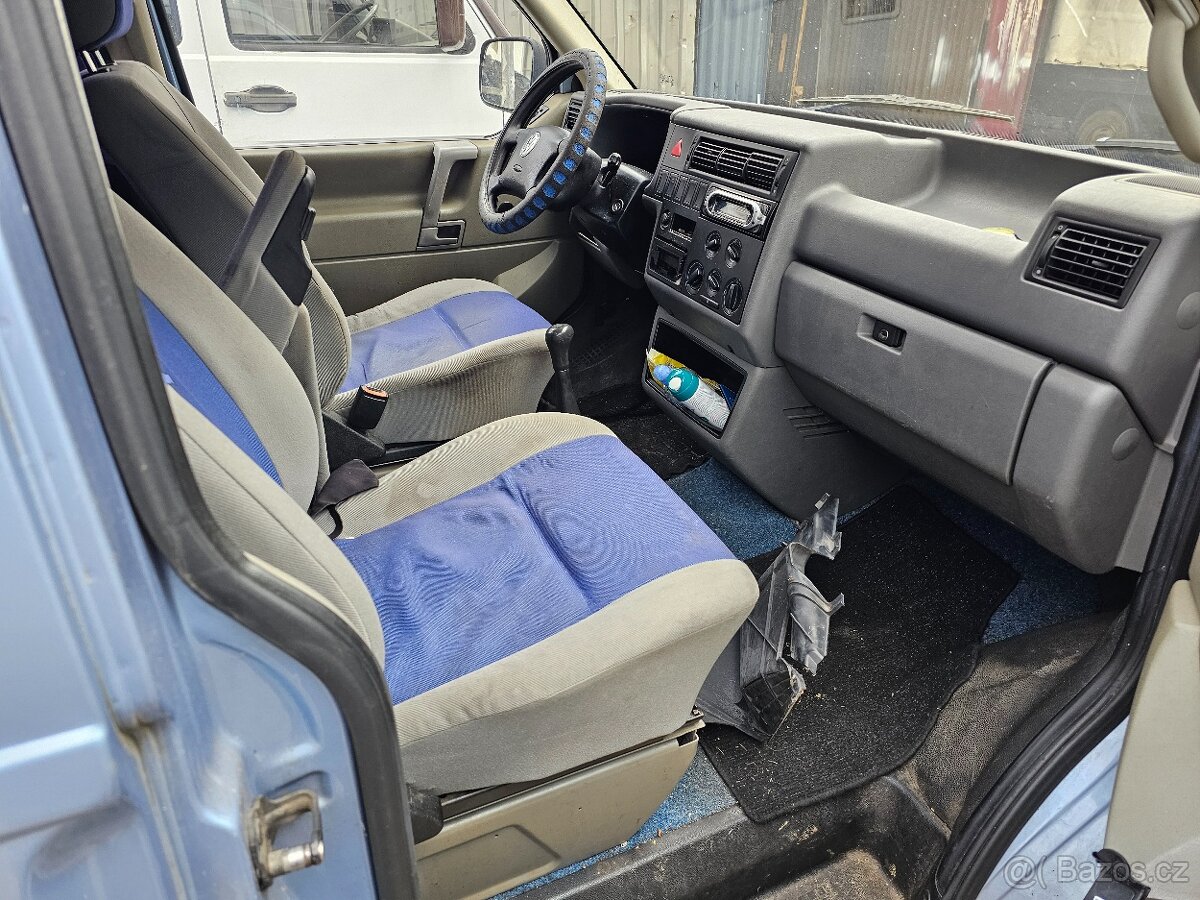Transportér T4 2.5 TDI 75 KW rok 2003 - 4