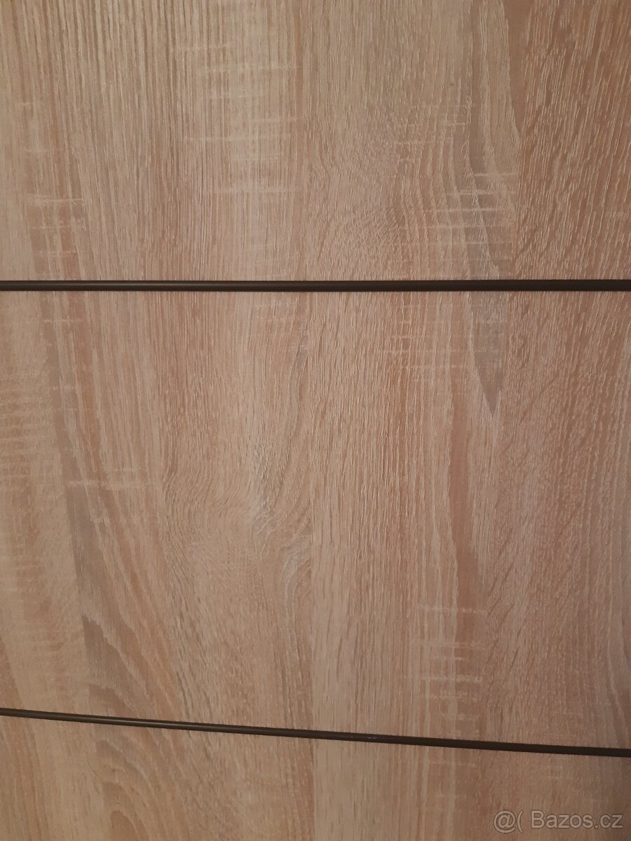 Šatní skříň 150 cm se zrcadlem - 4