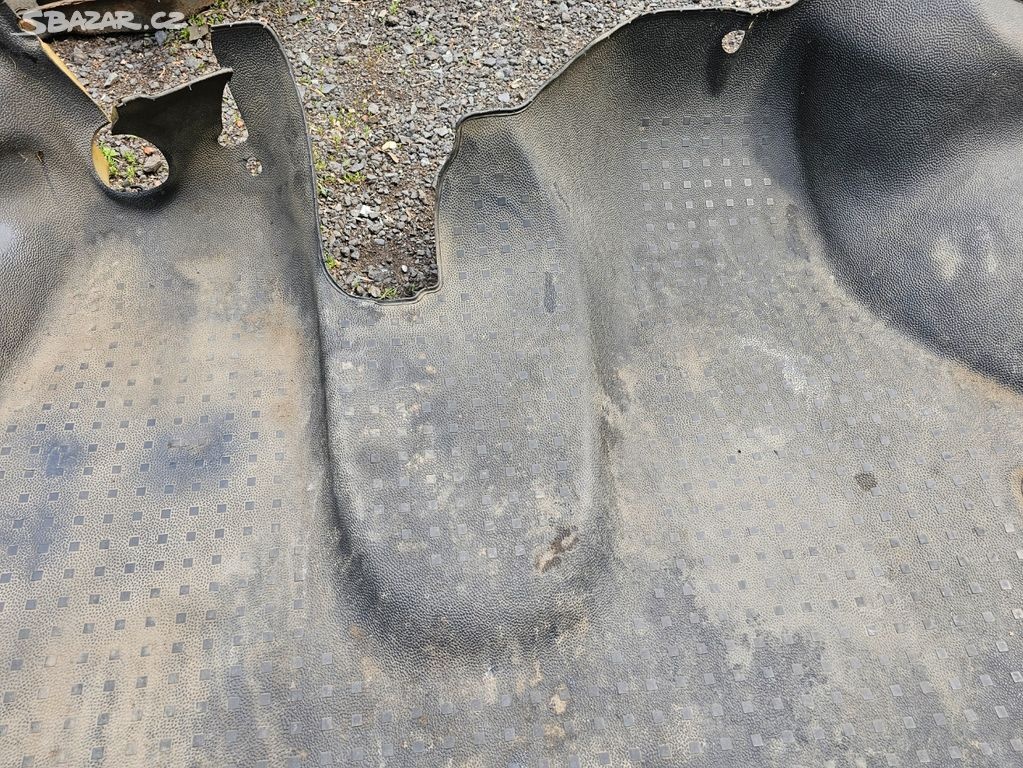 Gumová podlaha VW T5 T5.1 - 4