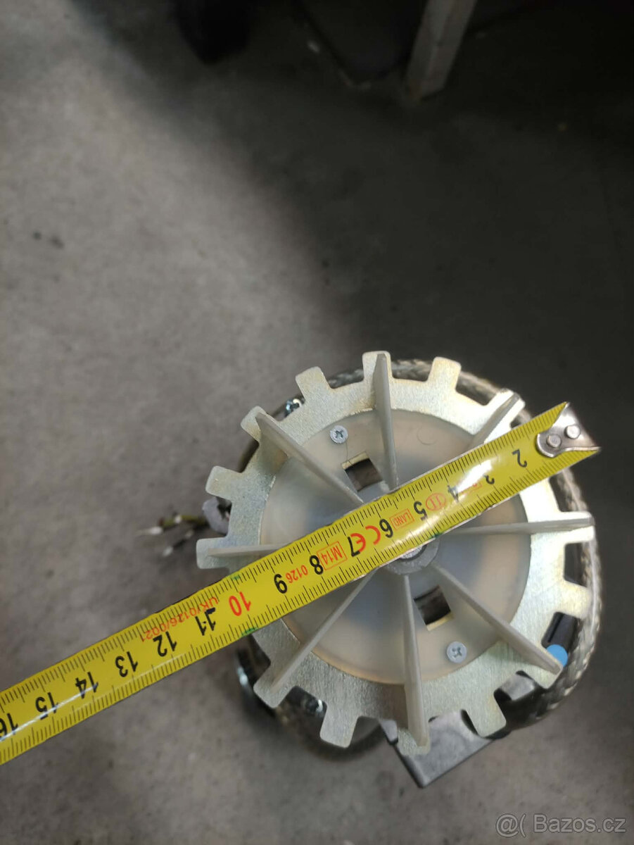 Elektromotor s převodovkou - 4