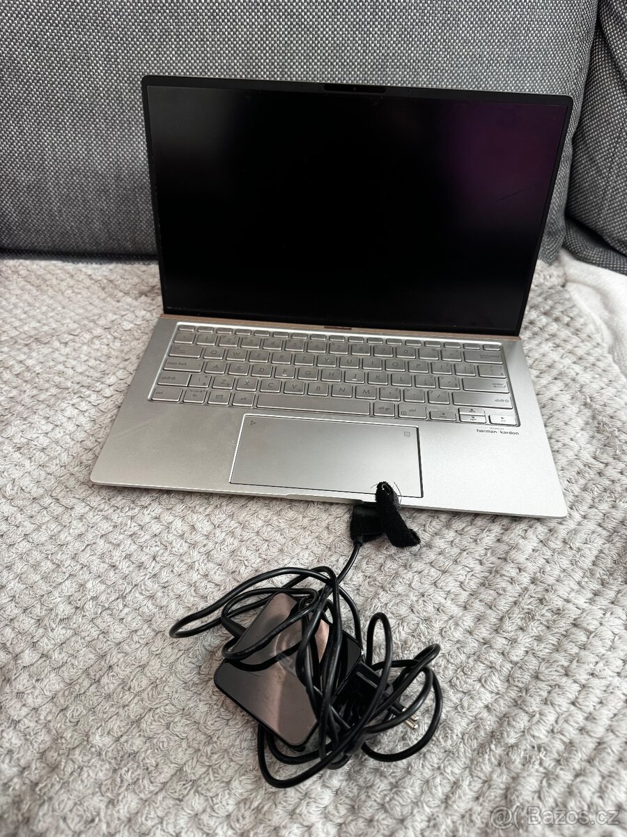 Asus ZenBook - 4