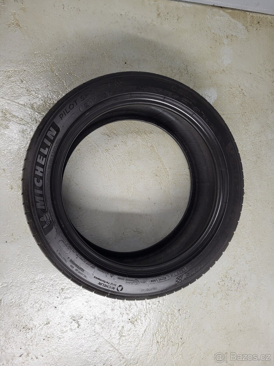 2x 235/45R18 Michelin Letní - 4