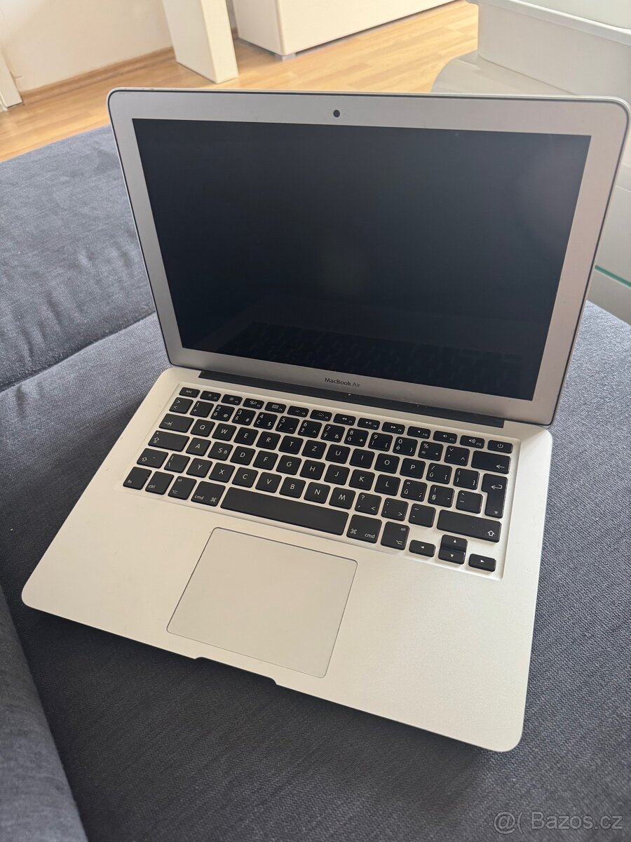MacBook Air 13” (2017) - 4