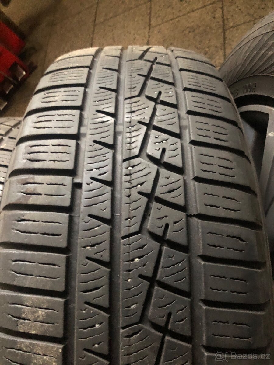 225/60/18 prodám sadu zimních pneu - 4