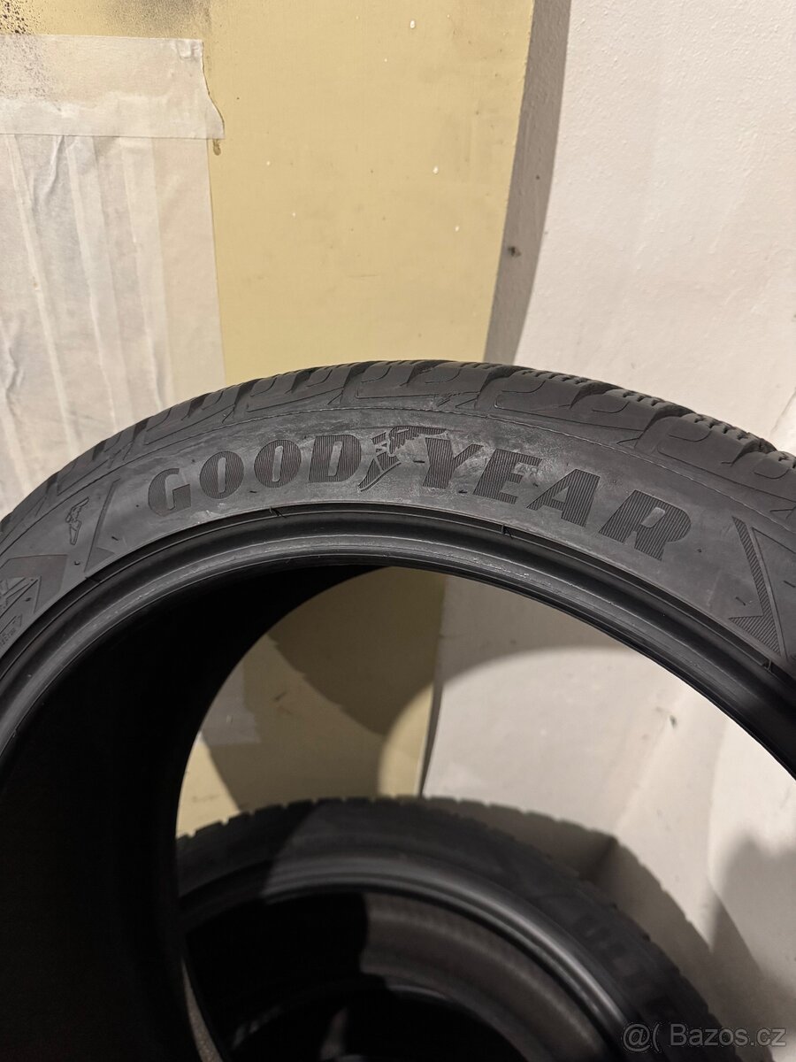 Zimní pneu 265/40/20 Goodyear Ultragrip Performance - 4