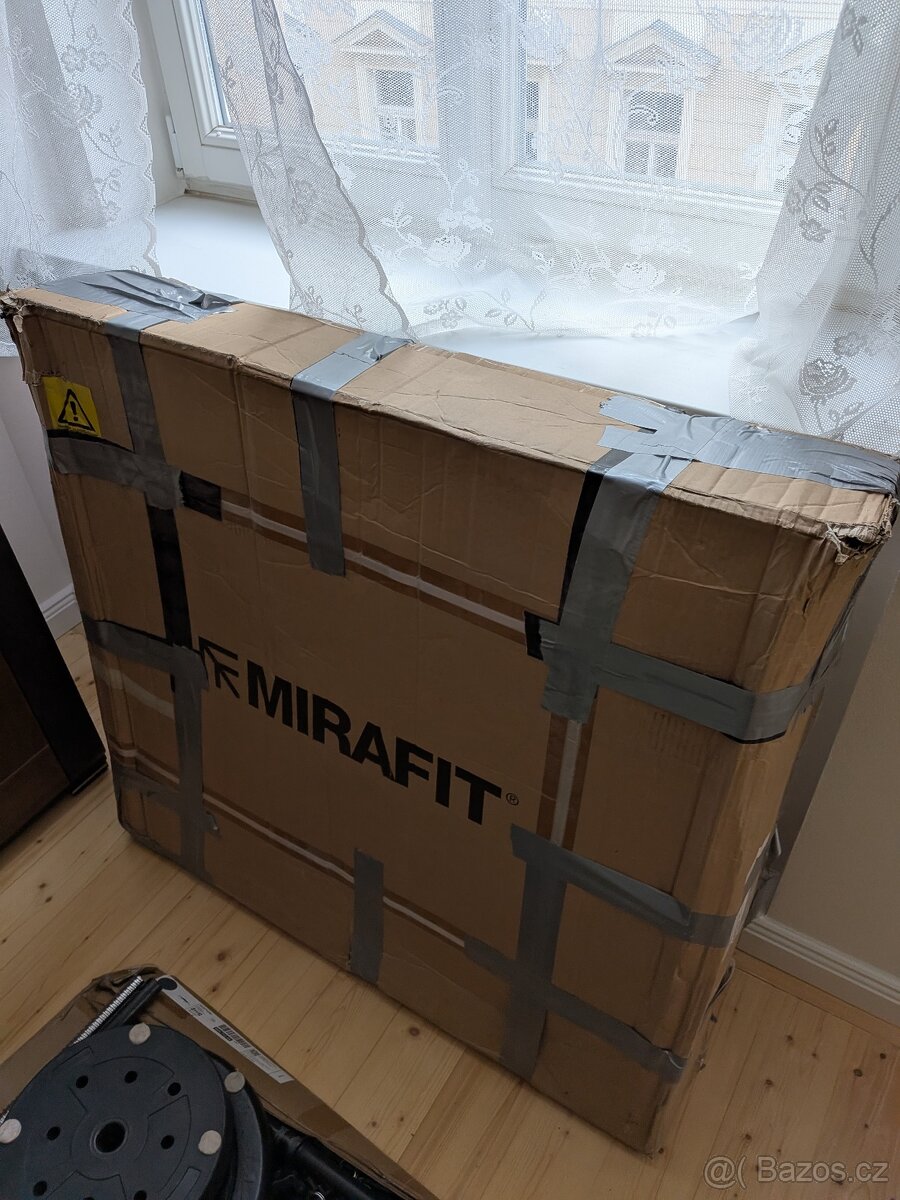 Mirafit squat rack stojan so safety bars (dobrý stav) - 4