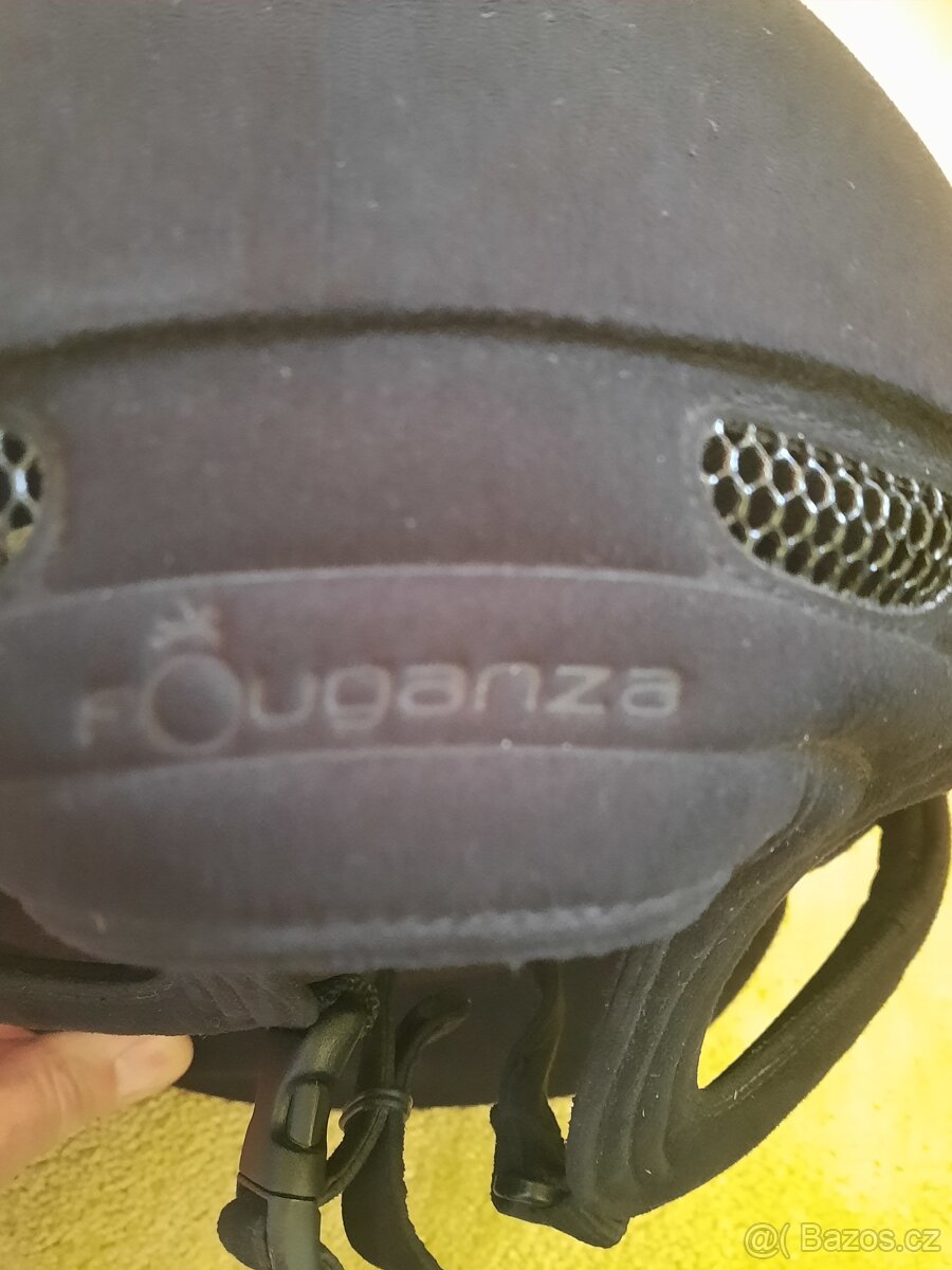 Jezdecká přilba a chrániče na koně - 4