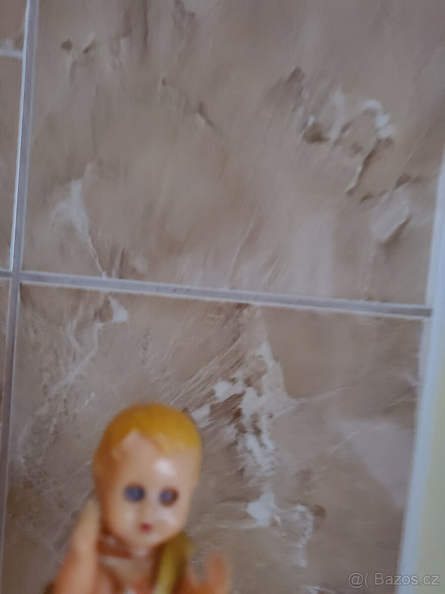 Mrkající panenka malá - 4