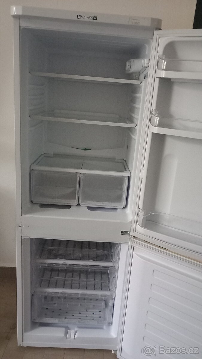lednička s mrazákem - 4