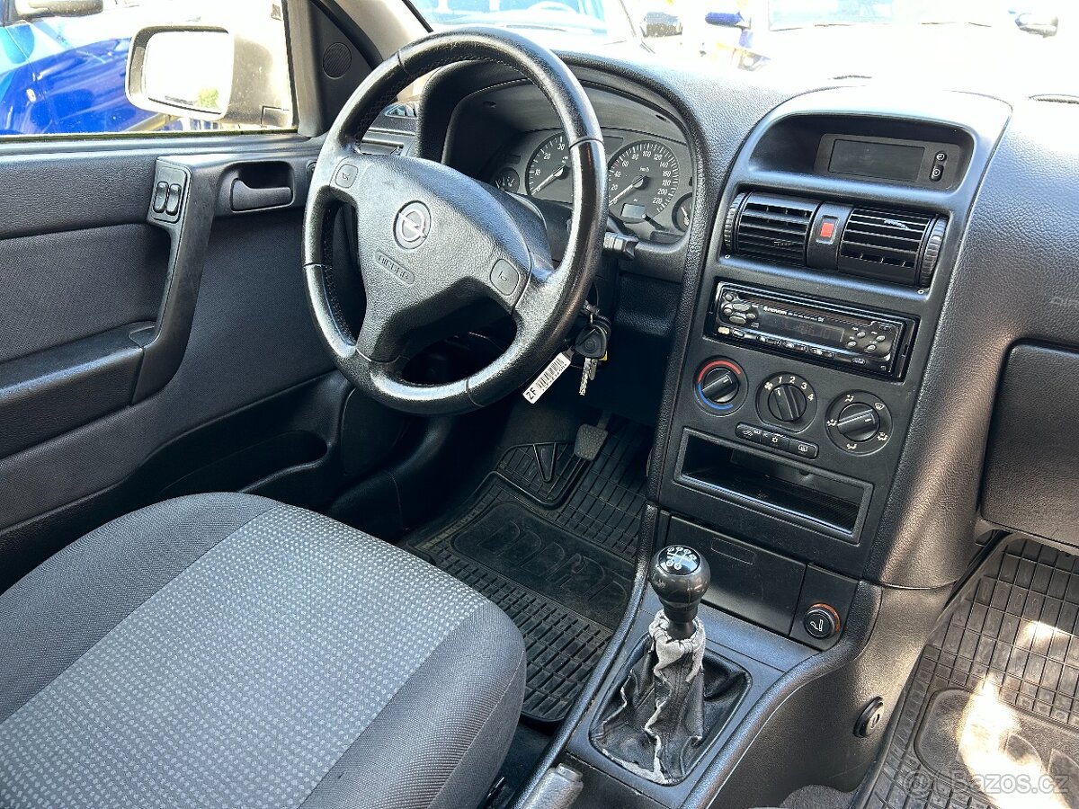 Opel Astra Classic 1.6 16V - 4