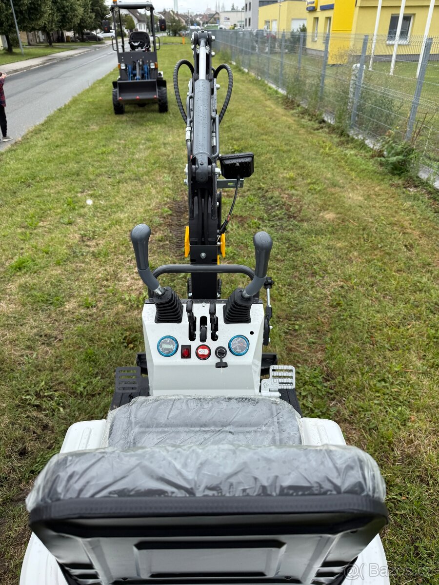 Minibagr D700 včetně mimoosého kopání Loncin - 4
