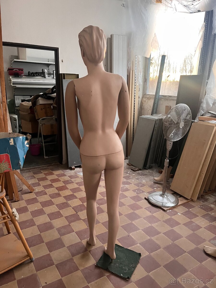 Dámská figurína - 4