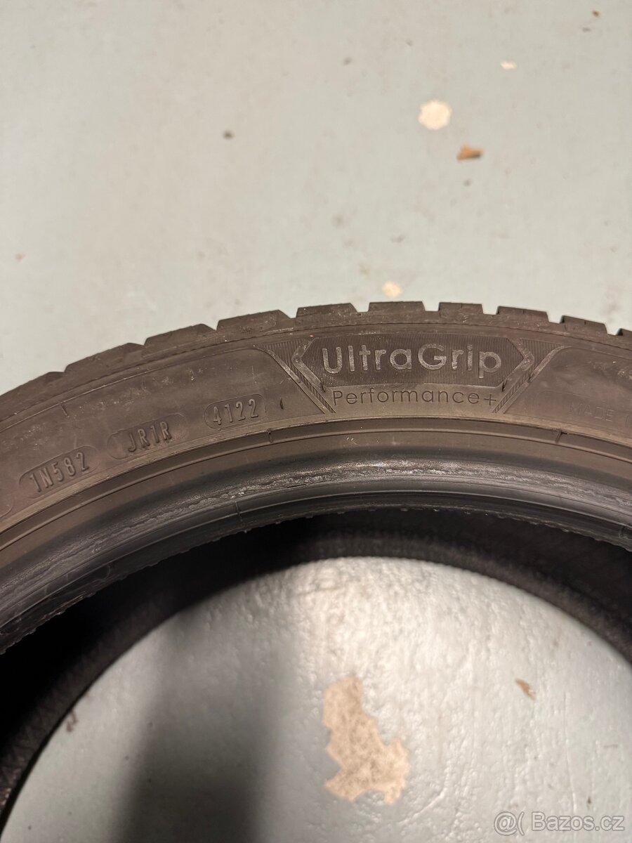 225/45R19 96V - 4