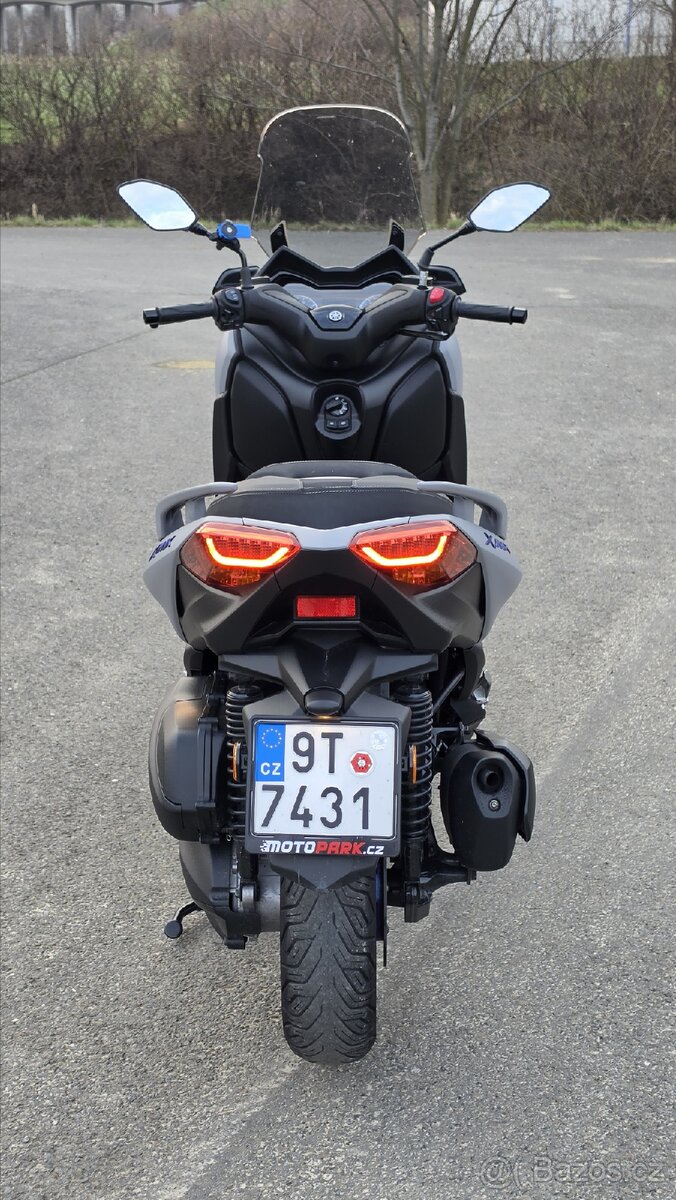 Yamaha XMAX 300 (2021) - 4