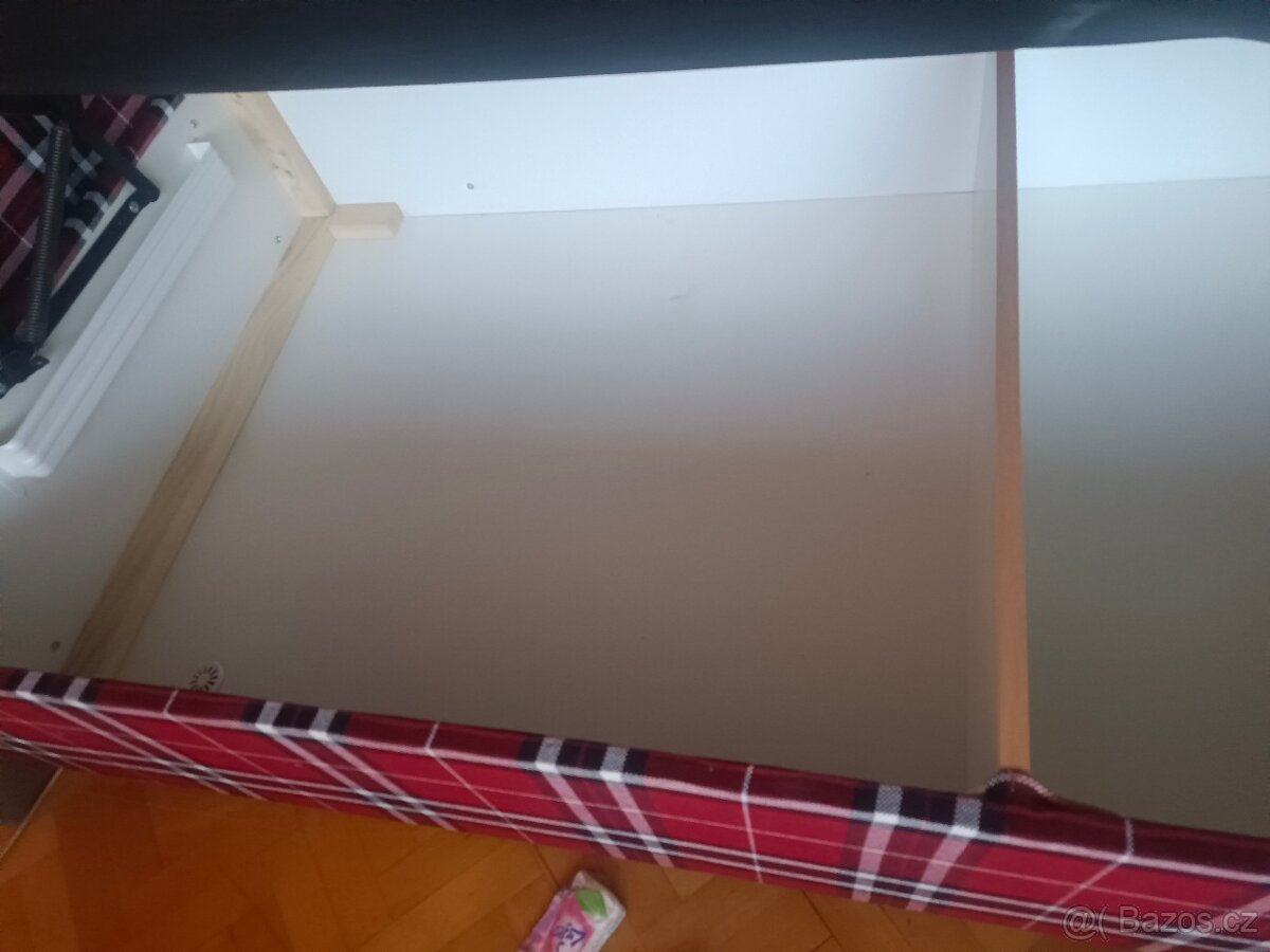 Postel s úložným prostorem za odvoz - 4