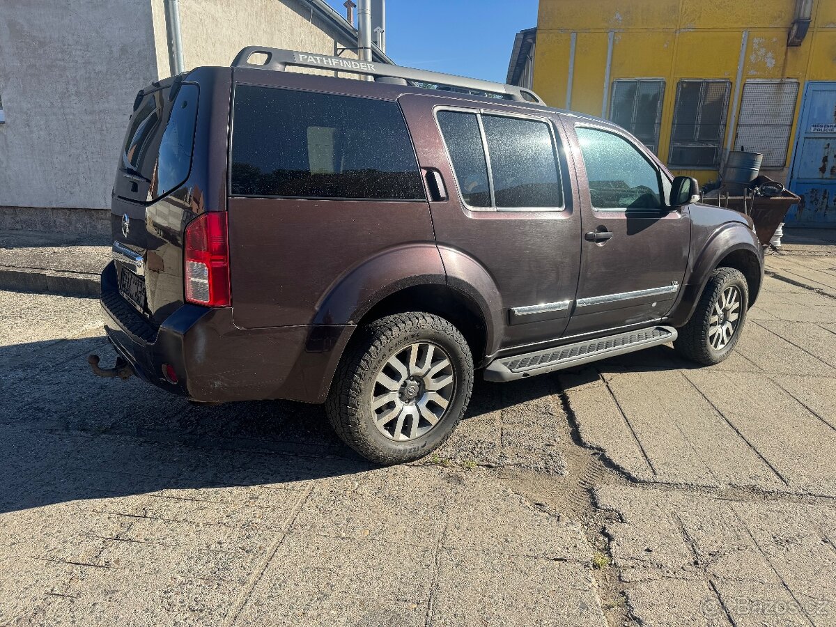 Nissan Pathfinder 3,0V6 Automat - 4