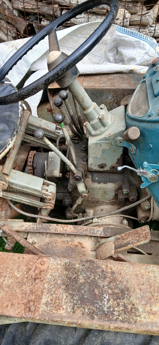 Malotraktor s vlekem - 4