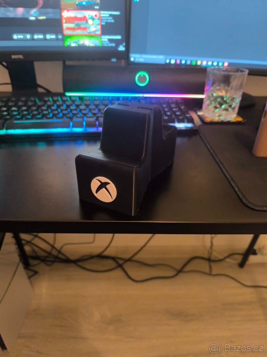 Stojánek na PS5 a Xbox ovladače - 4