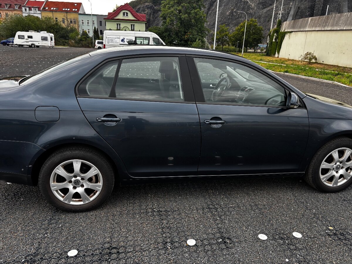 VW Jetta - 4