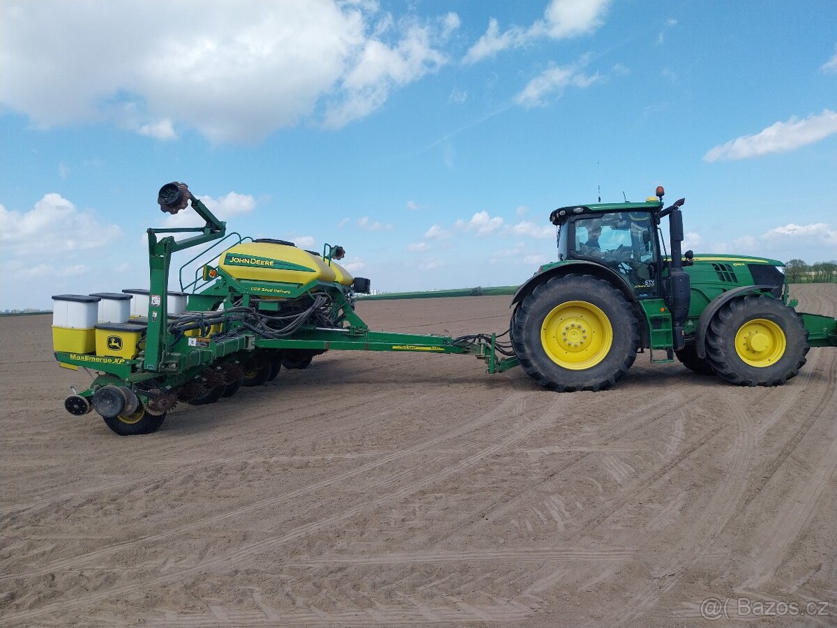 12 řádkový secí stroj john deere1770NT - 4