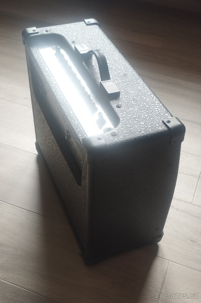 Kytarové kombo Hughes & Kettner - 4