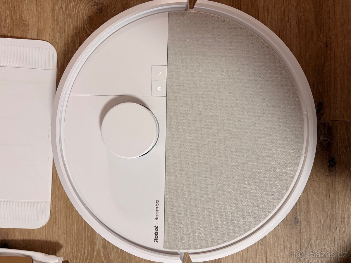 Robotický vysavač iRobot Roomba Plus505 Combo+ AutoWashDock - 4