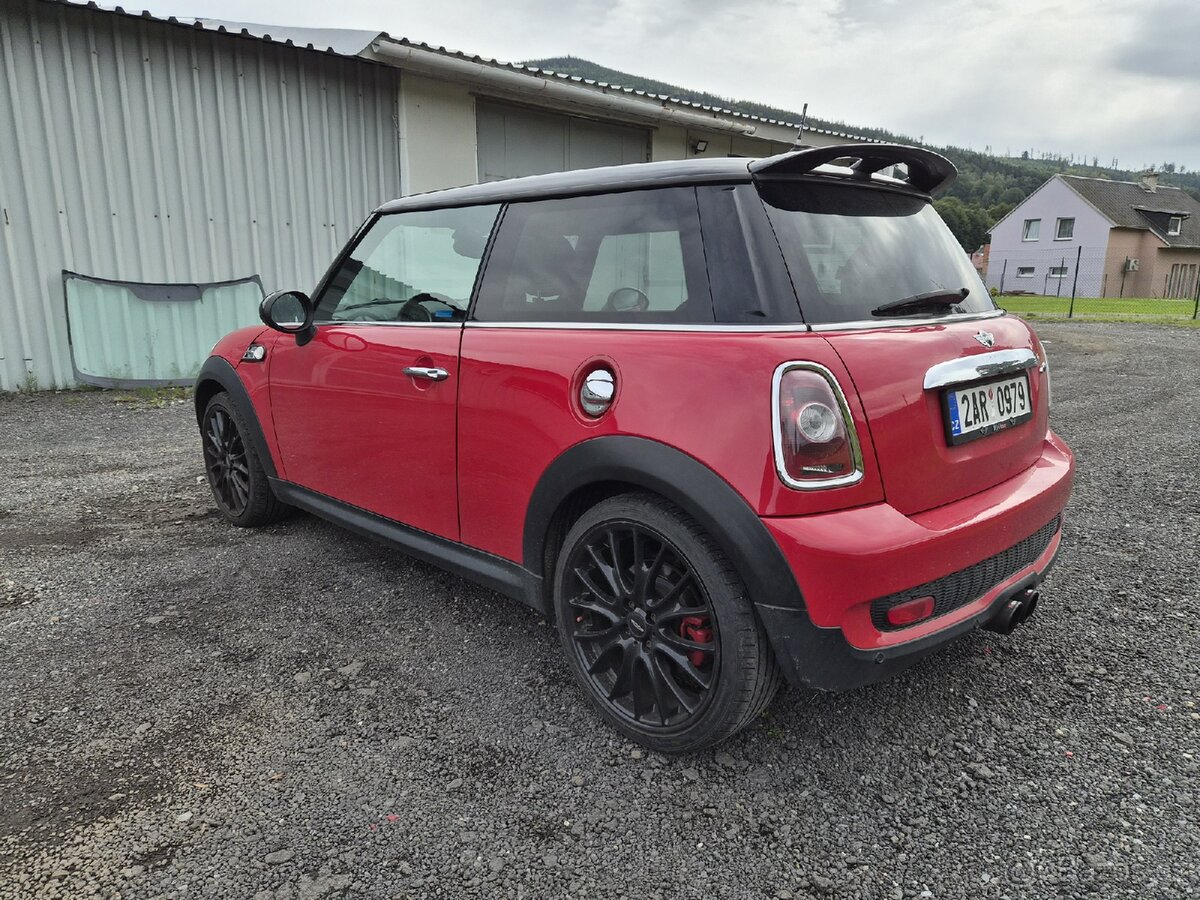 Mini Cooper JCW 1,6 155KW plná výbava - 4