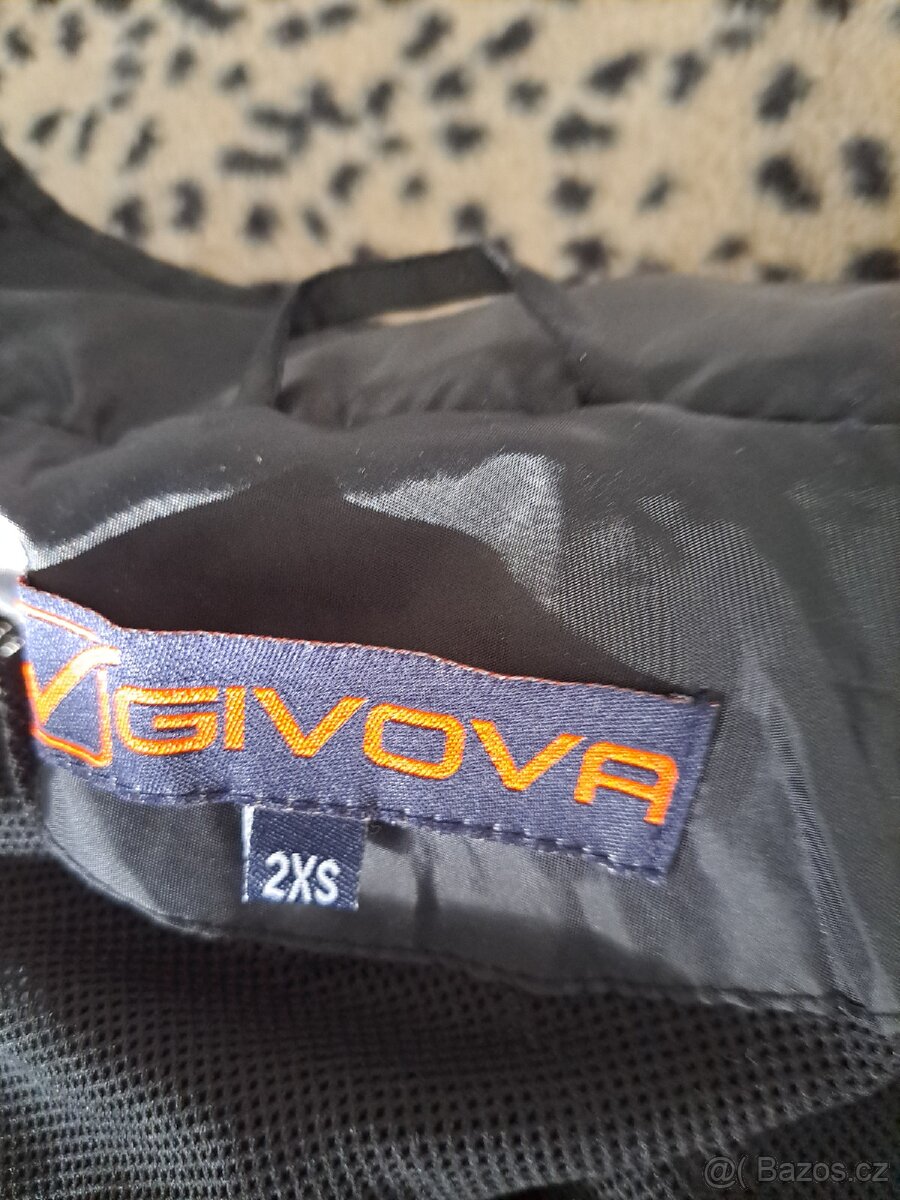 6 zimních kusů oblečení. - 4