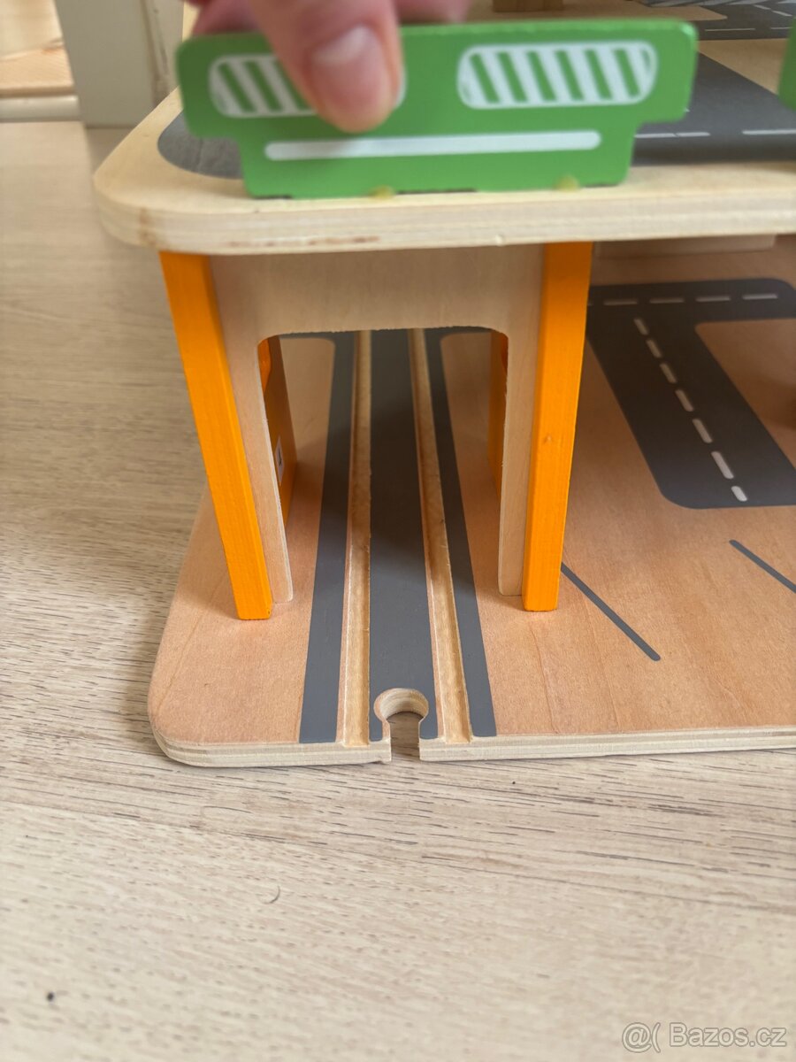 Dřevěná garáž s výtahem - 4