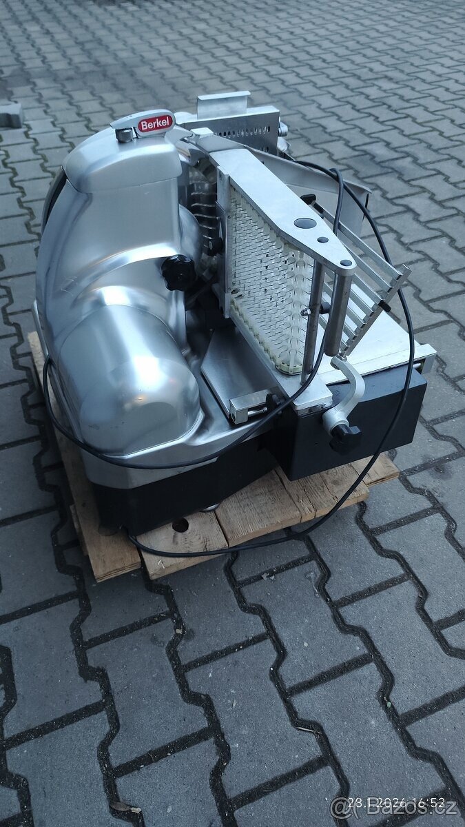 Nářezák BERKEL 834 EPB STACKER - 4