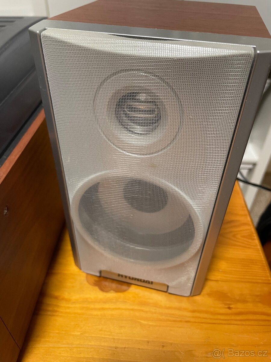 Gramofon s rádiem, USB a AUX vstupem Hyundai - 4