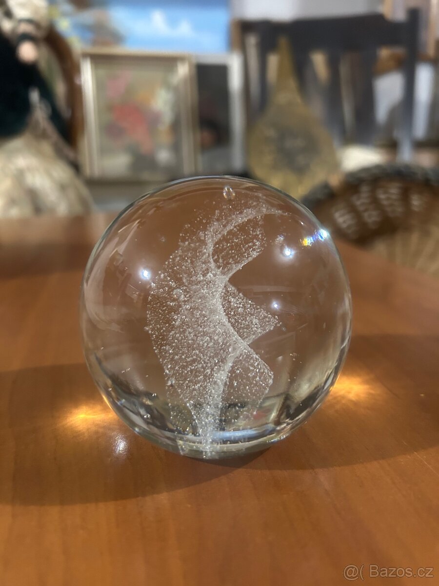 Skleněné těžítko s abstraktním motivem - 4