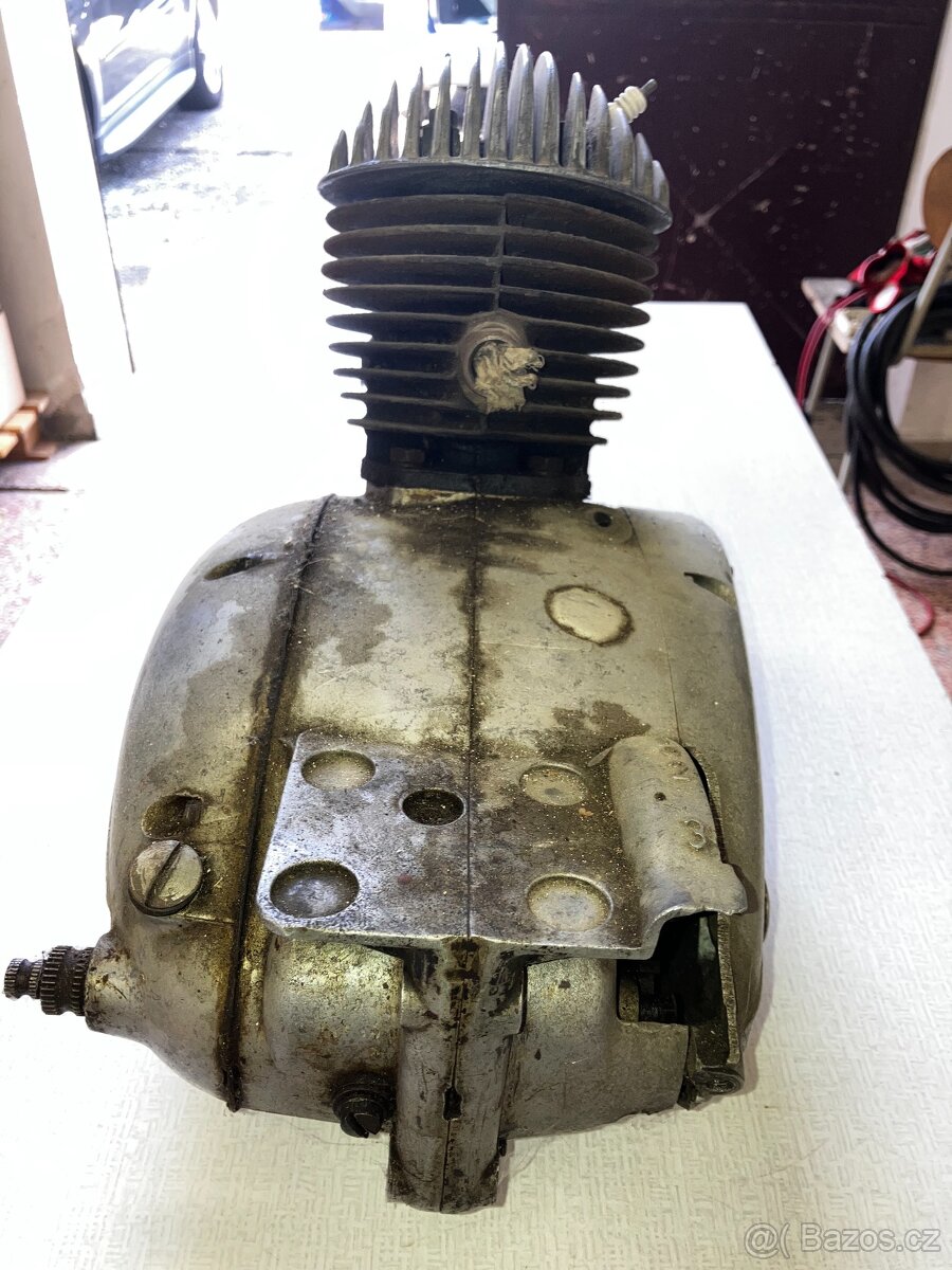 motor na ČZ 125t - 4