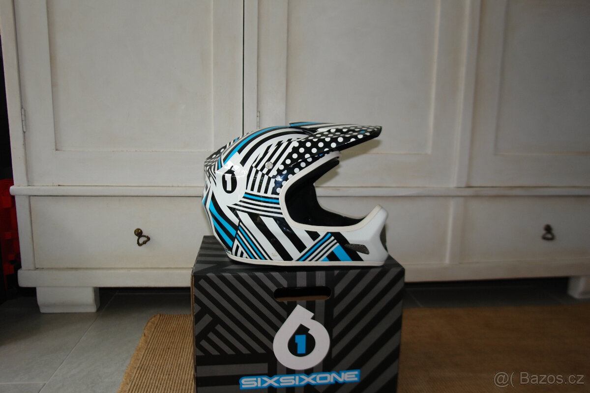 Integrální helma 661 - 4