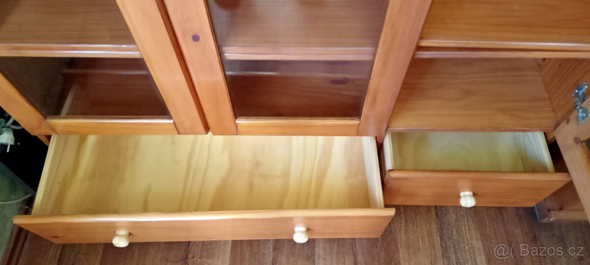 Prosklená knihovna - 4