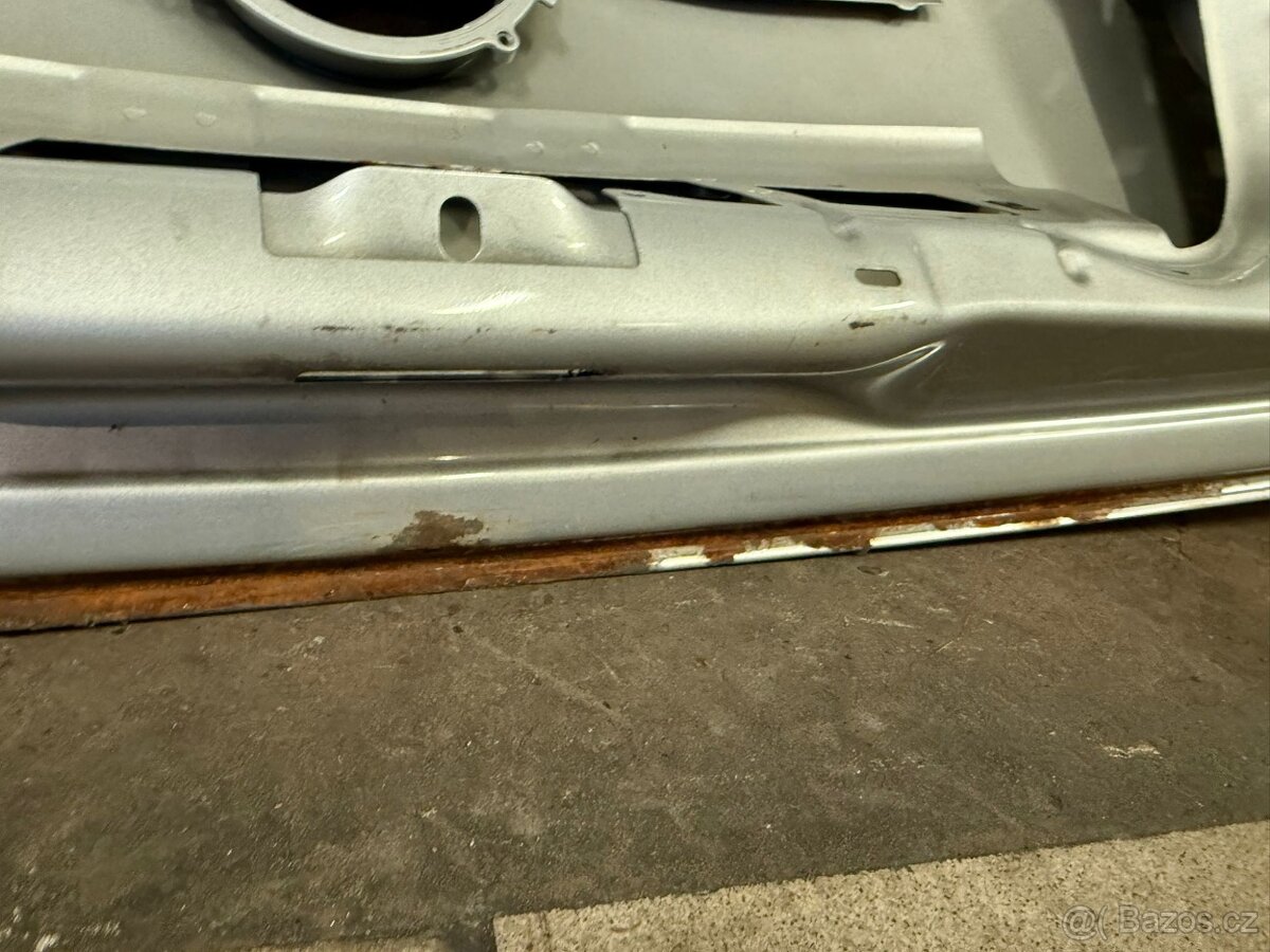 Zadní páté dveře víko GOLF 5 - 4