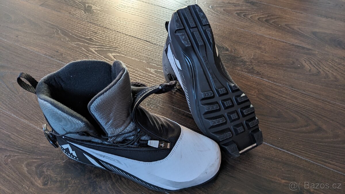 Prodám běžky Peltonen 148 cm + boty vel 38 - 4