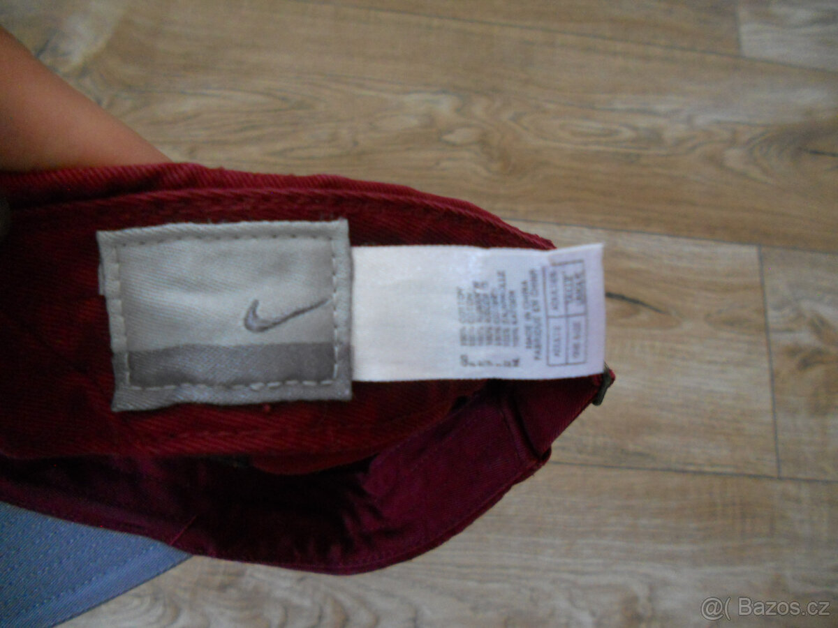 Kšiltovka pro dospělé Nike, vínovošedá - 4