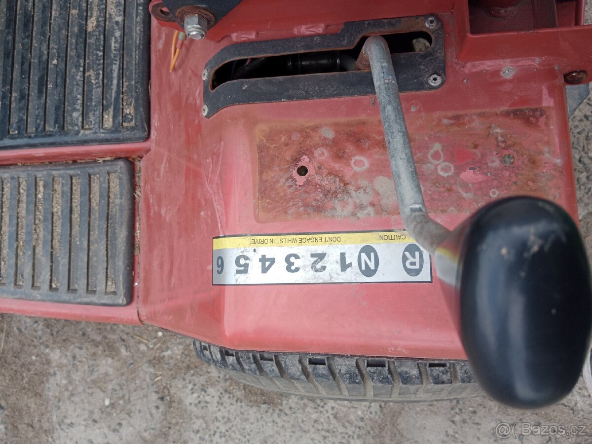 Malotraktor tovární výroby - 4