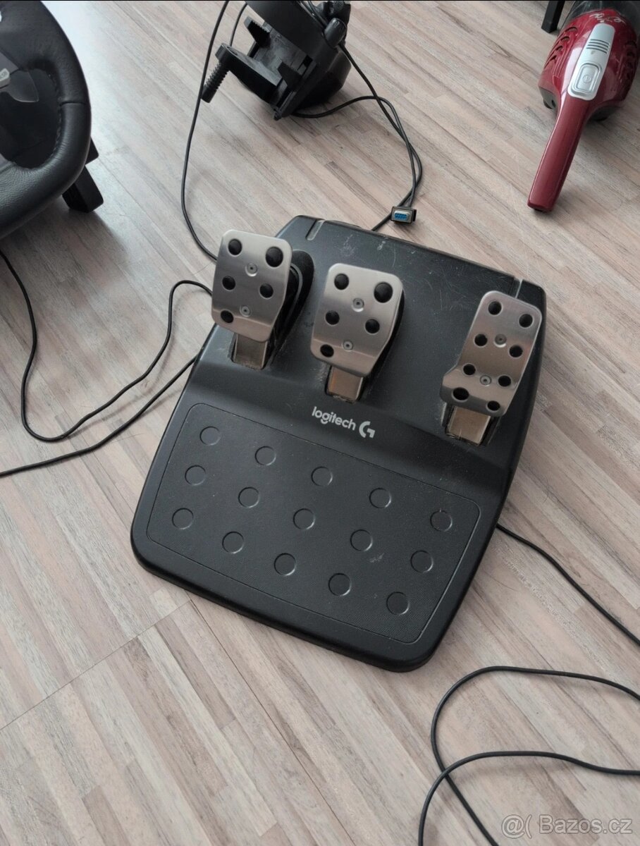 Volant Logitech g920 - 4