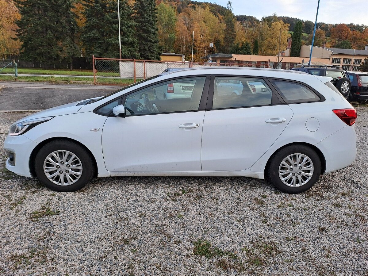 Kia Ceed 1,6 CRDI, 100 kW, SW, - 4