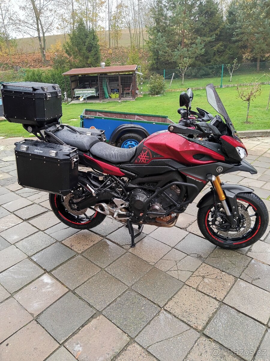 Yamaha tracer 900