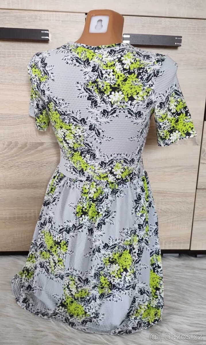 Květované bavlněné šaty - M - 4