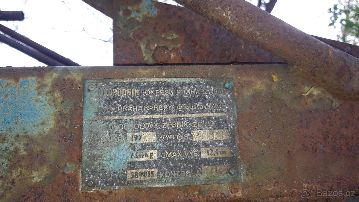 Výsuvný požární žebřík ZD 12 - 4