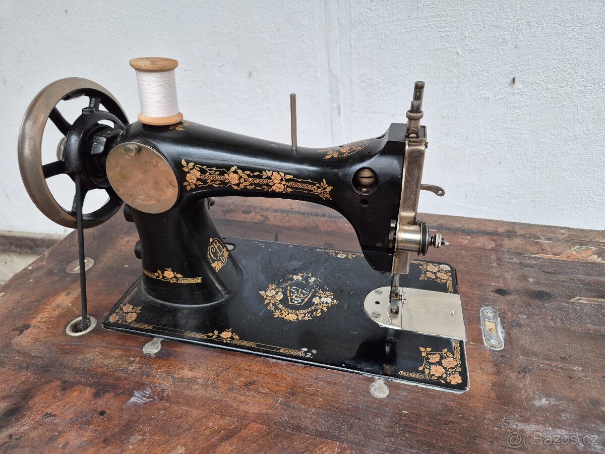 Starožitný šicí stroj - 4