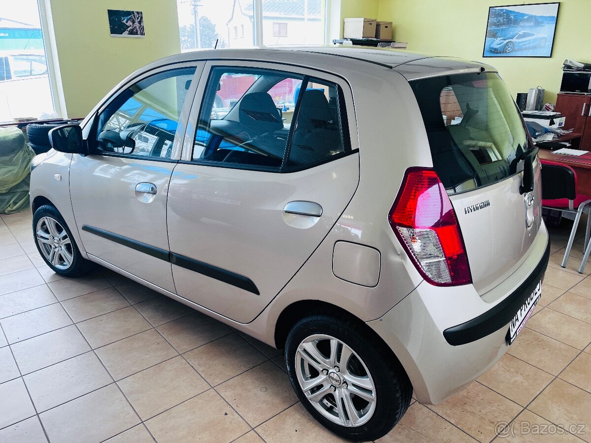 HYUNDAI i 10 1.1 i NAJETO JEN NECELÝCH 47 TIS KM ALU KOLA - 4