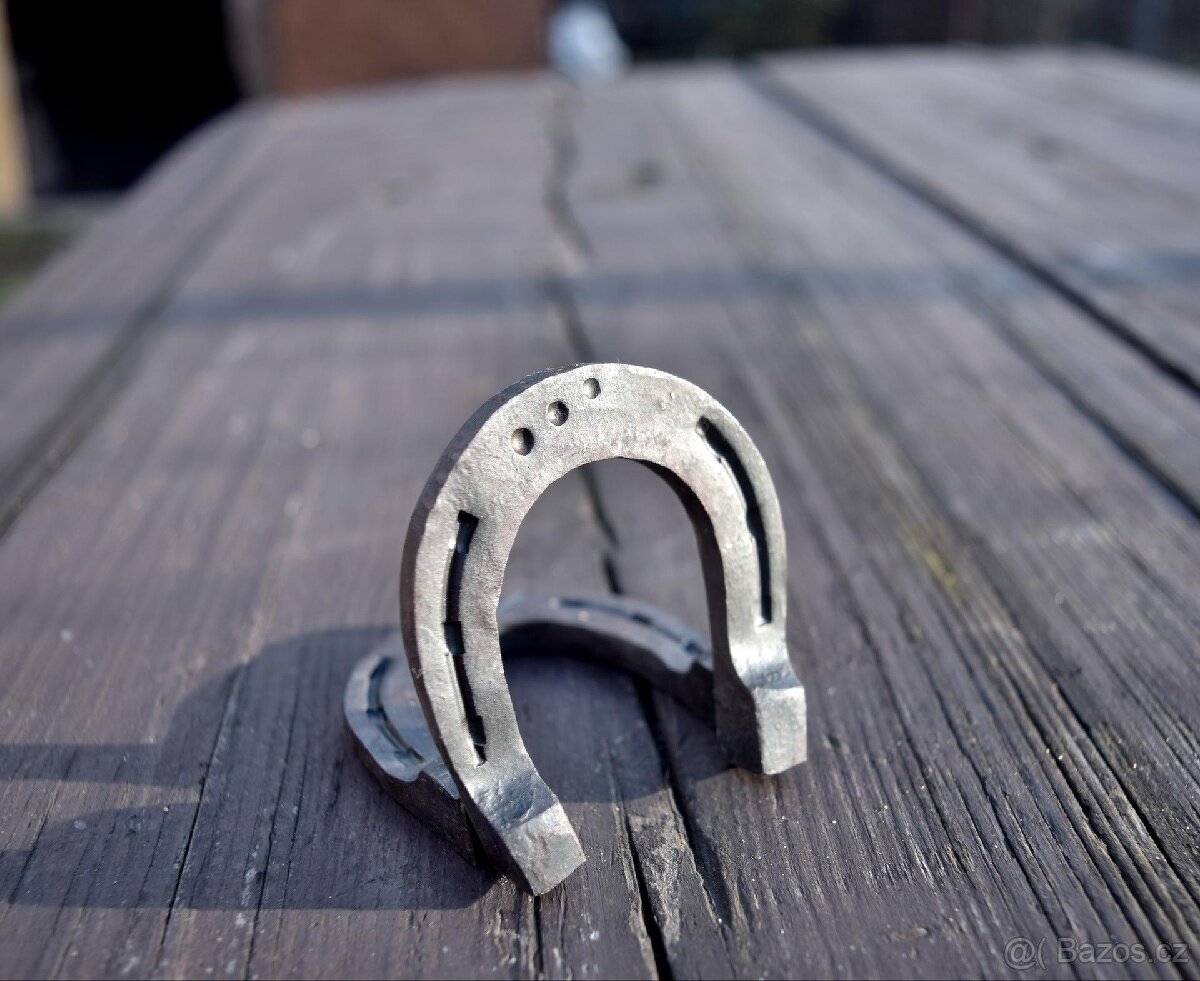 Podkova pro štěstí, ručně kovaná, výběr z více vzorů - 4