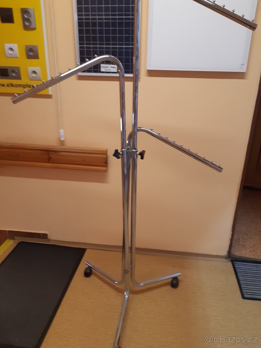 stojan na oděvy - 4