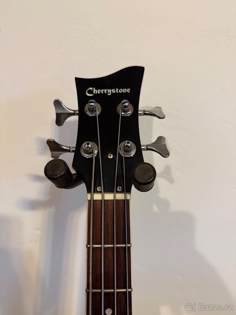 Baskytara Cherrystone (kopie Höfner 500/1) - 4