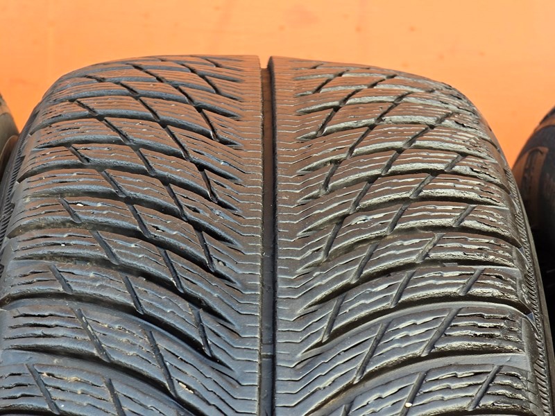 Zimní Michelin 235/60/16 - 4